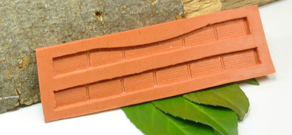 (K01) Silikonform für gemauerte Bahnsteigkanten, Spur N, 1:160